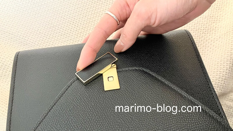 ヴァレクストライジィデの金具は開けづらい?