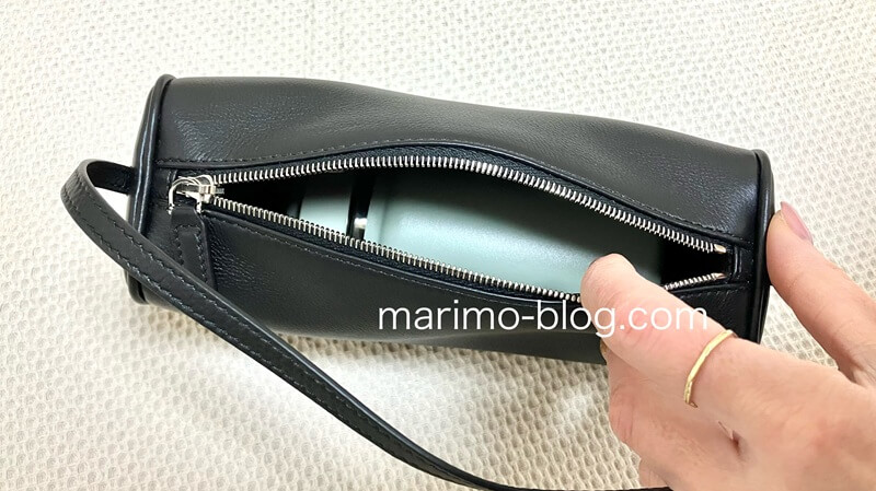 the row 90's bagの容量（ハイドロフラスクのミニボトルも入る）