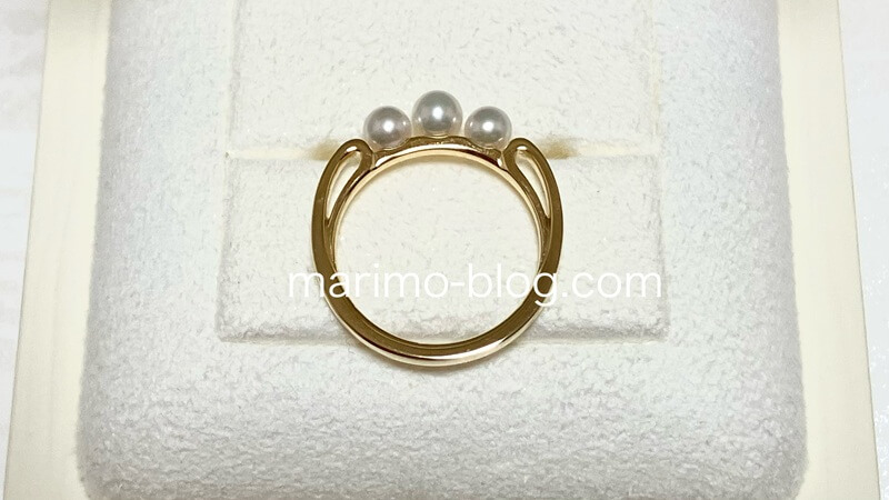 ミキモトの3連ベビーパールリング(PR-1476K)を真横から見た写真