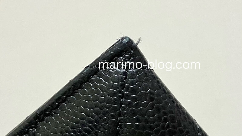 10年愛用中のシャネルキャビアスキンカードケースの経年劣化（角擦れと糸のほつれ）