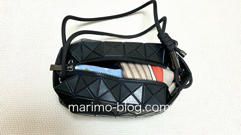 BAOBAOのLOOPにはストールも余裕で入る